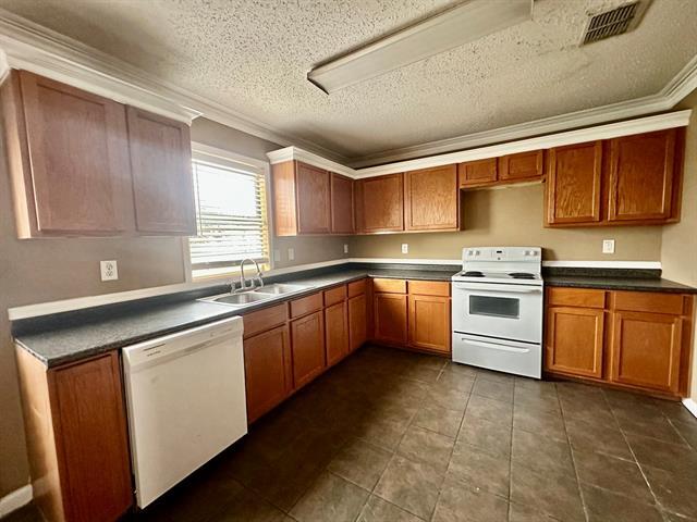 Building Photo - 5437 New Castleton Ln