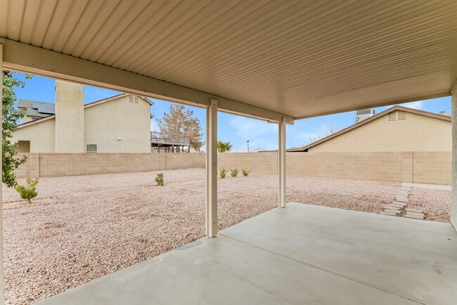 Building Photo - 824 Crabapple Dr