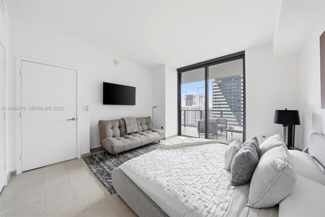 Building Photo - 88 SW 7th St