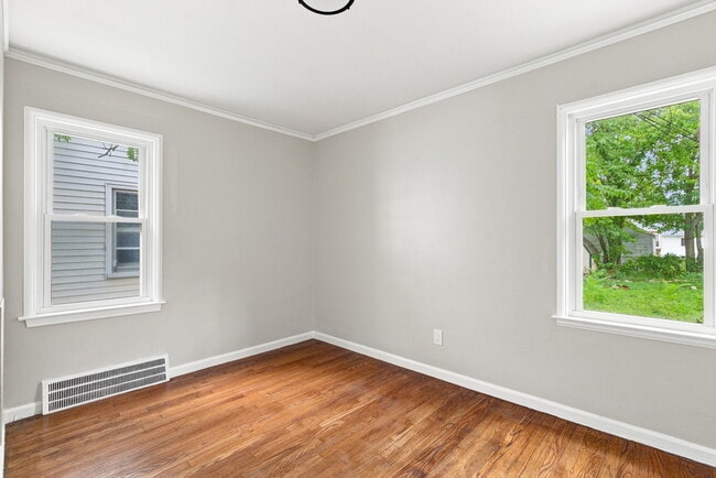 Building Photo - 8845 Canyon St