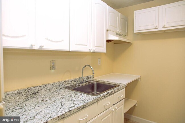 Building Photo - 7029 Onyx Ct