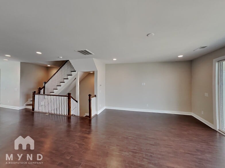 Building Photo - 2543 Statesville Ave