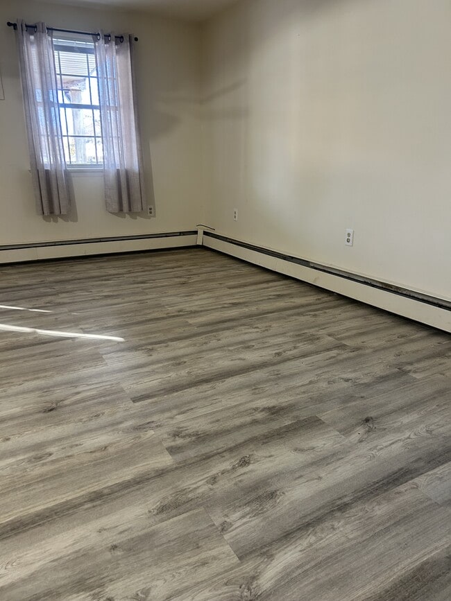 Building Photo - 673 Overlys Grove Rd