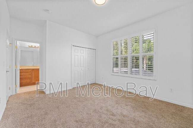 Building Photo - 10886 Cory Lake Dr