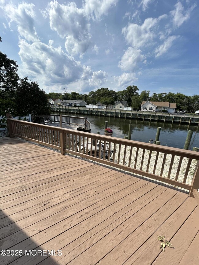 Building Photo - 1010 Bowsprit Point
