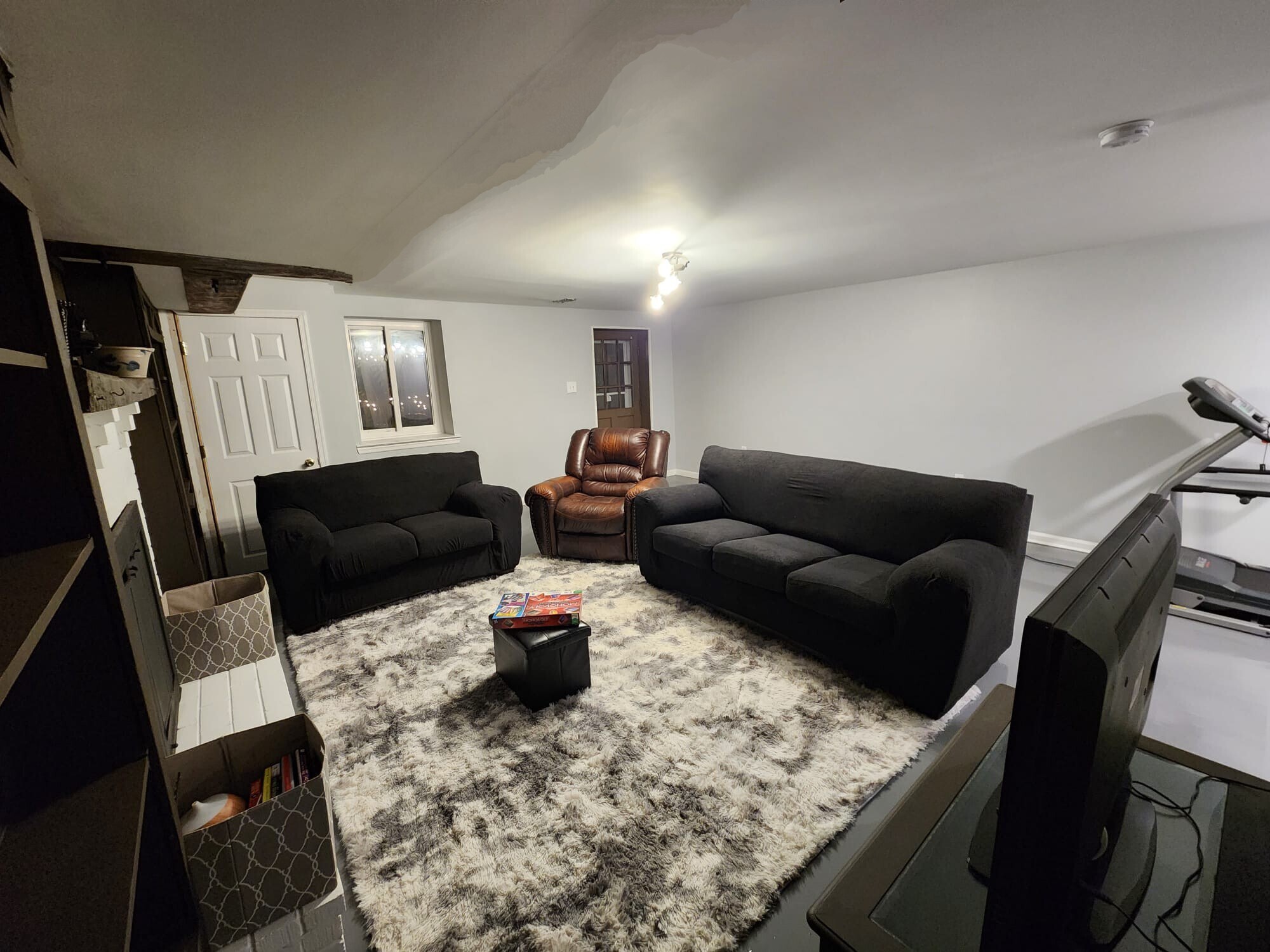 SPACIOUS BASEMENT - 930 Green St