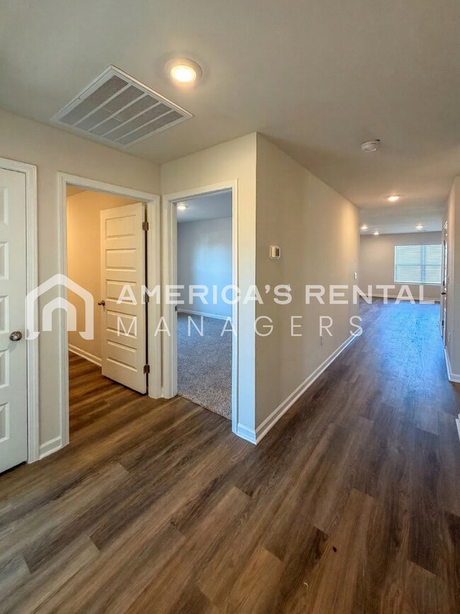 Building Photo - 396 Jackson Pt Cir