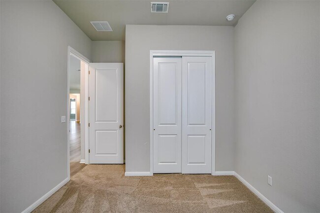 Building Photo - 128 Ridgeview Ct