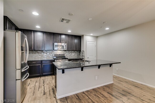 Building Photo - 3009 Camino Sereno Ave