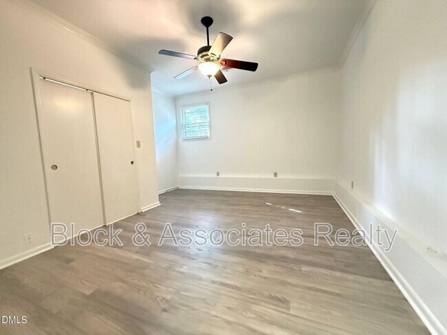 Building Photo - 1421-A Lynn Road