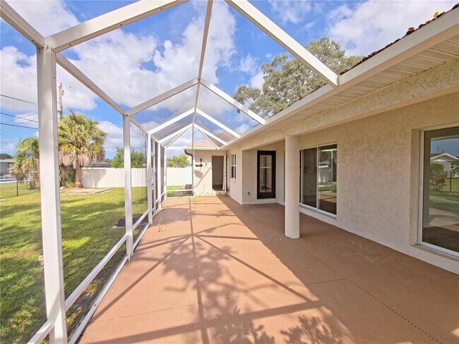 Building Photo - 395 Dorchester Dr