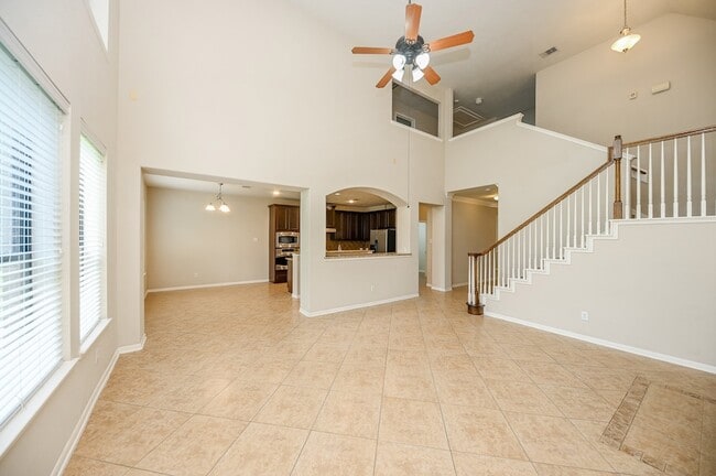 Building Photo - 602 Coggins Point Way