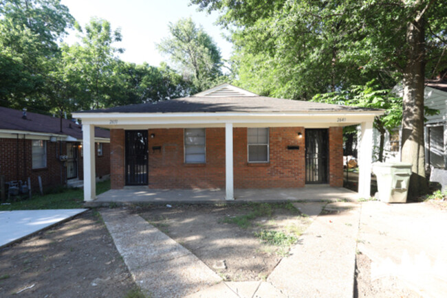 Primary Photo - 2649 Whitman Ave