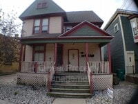 Building Photo - 902 Cherry St SE