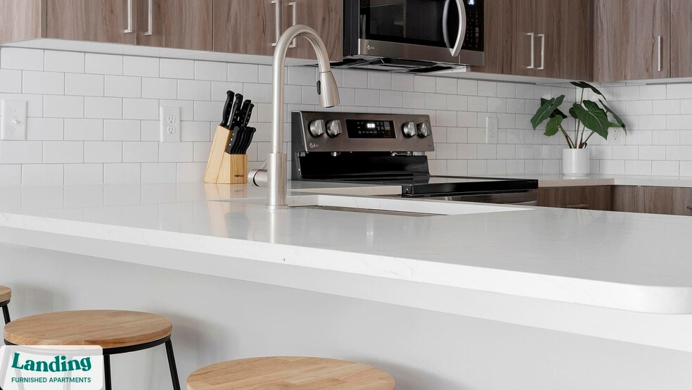 Building Photo - 1880 Maple Dr NW