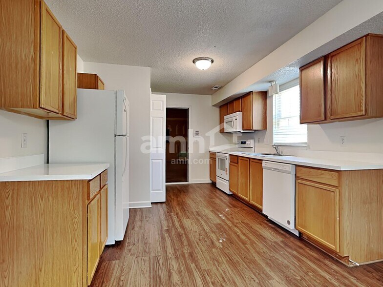 Building Photo - 4945 Hopewood Ln