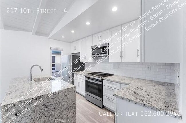 Building Photo - 217 10th St