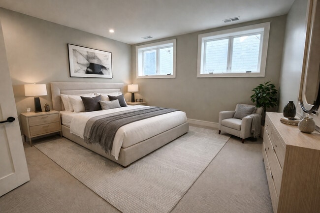 Building Photo - 4243 N Damen Ave