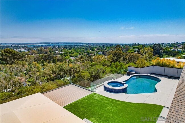 Building Photo - 4957 Pacifica Dr