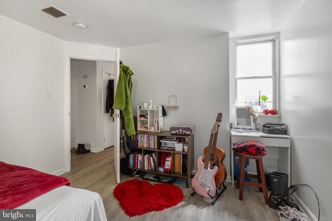 Building Photo - 2223 S 15th St