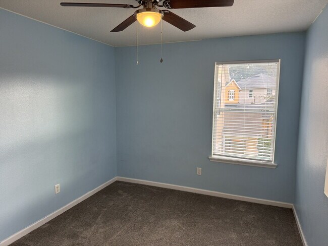 Building Photo - FOR RENT!!!!!-   2nd months rent is FREE!!!!