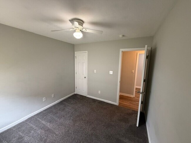 Building Photo - 514 Lory Ln