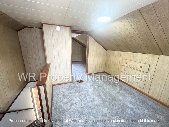 Building Photo - 3 bed 1 bath home for rent
