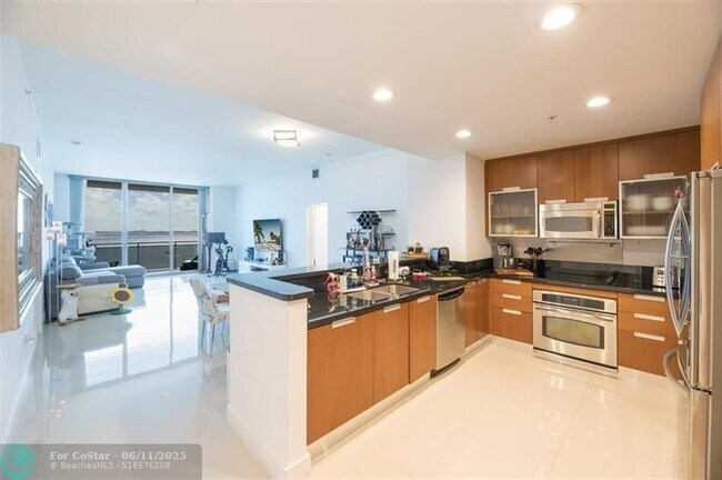 Building Photo - 7901 Hispanola Ave