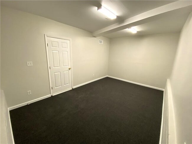 Building Photo - 109 Indian Trail Dr