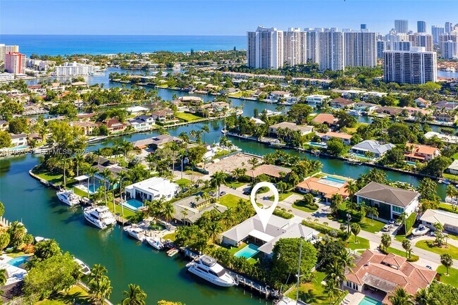 Building Photo - 424 Alamanda Dr