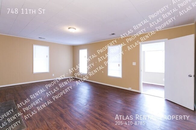 Building Photo - 748 11th St