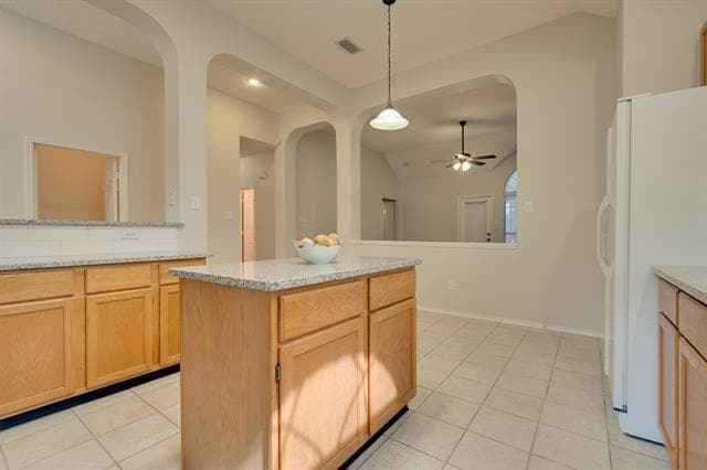 Building Photo - 2320 Suntree Ln