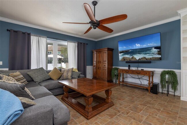 Building Photo - 4859 Augusta Ave