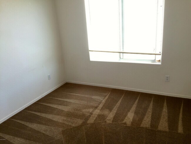 Building Photo - 44177 Palmen Dr