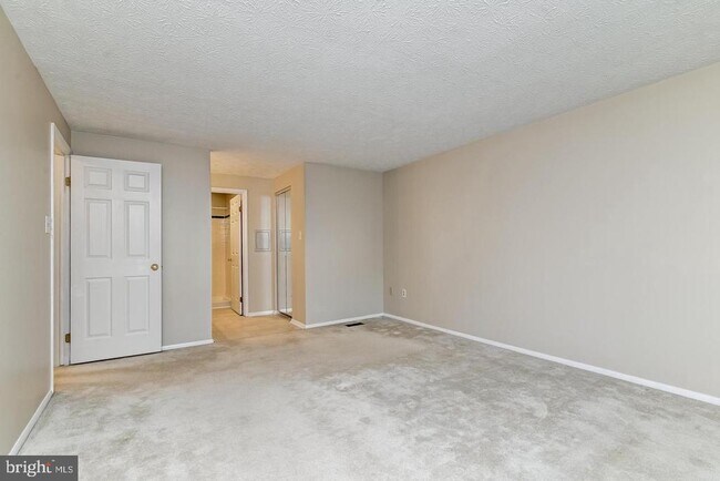 Building Photo - 1209 Crockett Ln
