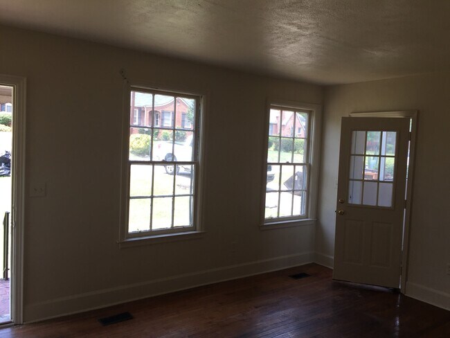 Building Photo - **AVAILABLE NOW**Midtown Columbus, GA 3 Be...