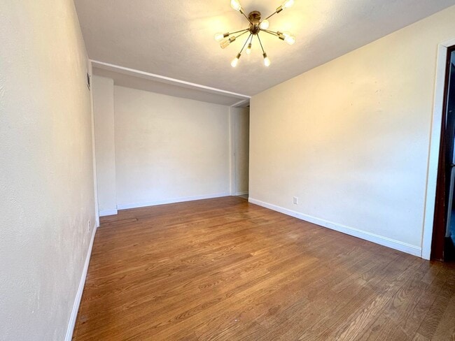 Building Photo - 2 Bed 1 Bath in WEBSTER GROVES w/ Fenced Yard