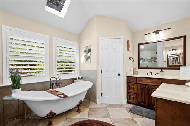 Building Photo - 3621 Welwyn Way Dr