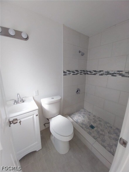 Building Photo - 317 Tarpon Dr