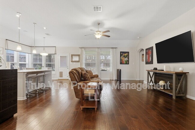 Building Photo - 4727 La Santa Rd