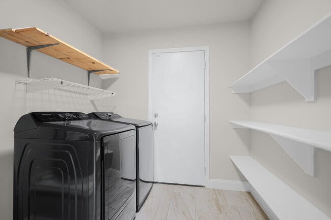 Building Photo - Application fee waived for approved applications. Contact us for details. Spacious 4-bedroom, 2.5...