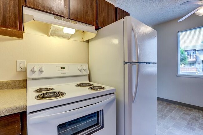 Building Photo - Cozy Studio Apartment — The Perfect Place to Call Home! Enjoy 1 Month FREE Rent!