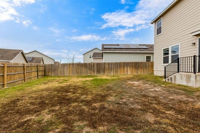 Building Photo - 772 Circle Wy