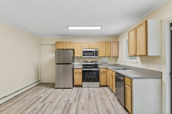Building Photo - 22 Red Maple Rd