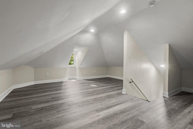 Building Photo - 505 McCabe Ave