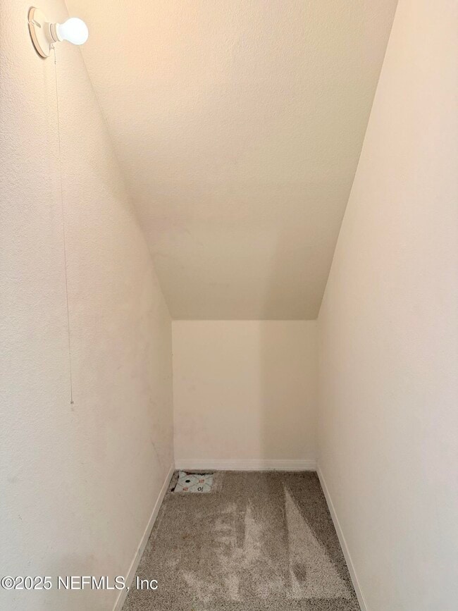 Building Photo - 13703 Richmond Park Dr N