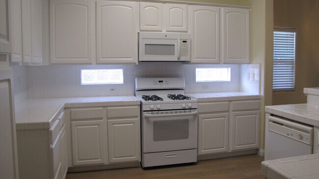Building Photo - Grand Island Place