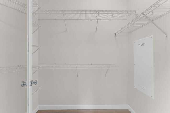 Building Photo - Gorgeous remodeled 3 bedroom, 3 full bathroom home for rent!
