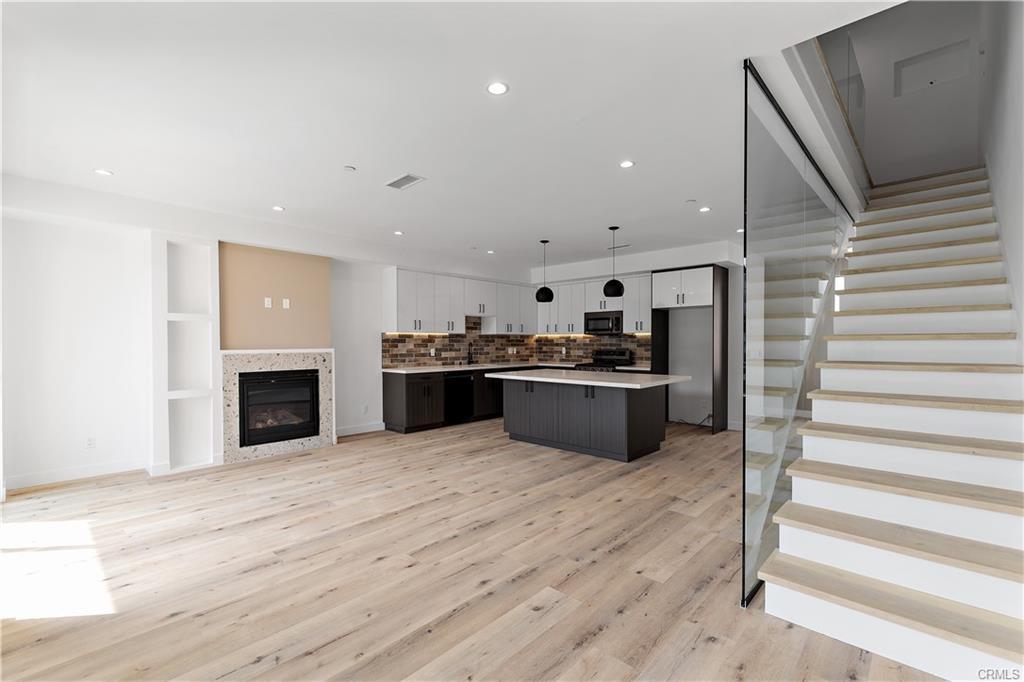 Building Photo - 11860 W Flower Ln