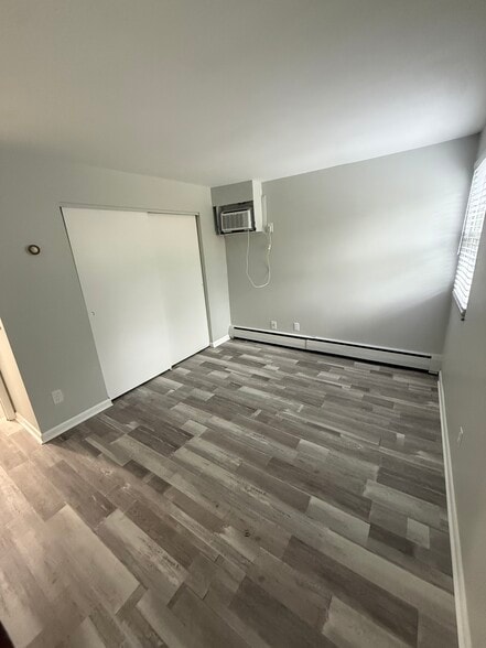 Building Photo - 4808 Chalet Dr